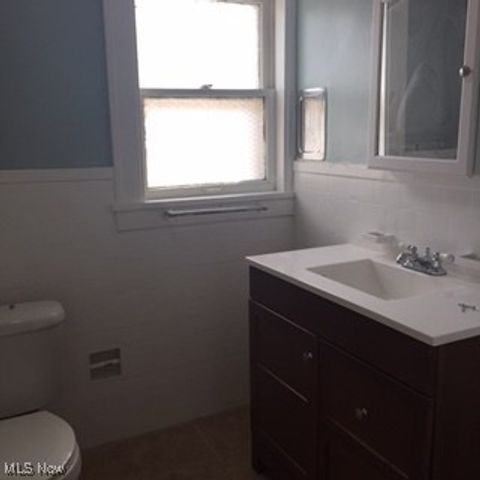 1033 Rushleigh Road, Cleveland Heights, OH 44121