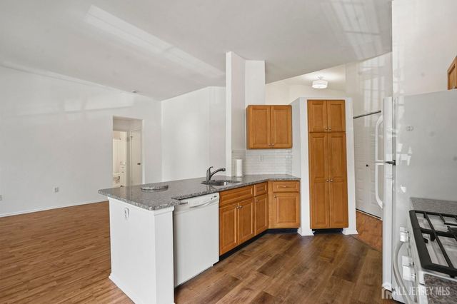 6083 Cedar Court, South Brunswick, NJ 08852