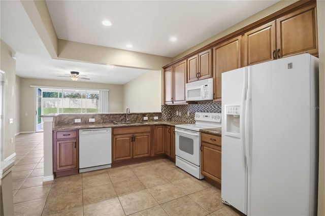 8230 72ND STREET E, Bradenton, FL 34201