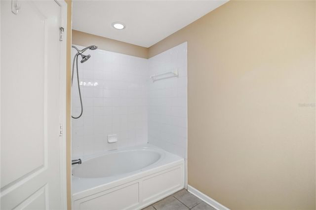 8230 72ND STREET E, Bradenton, FL 34201