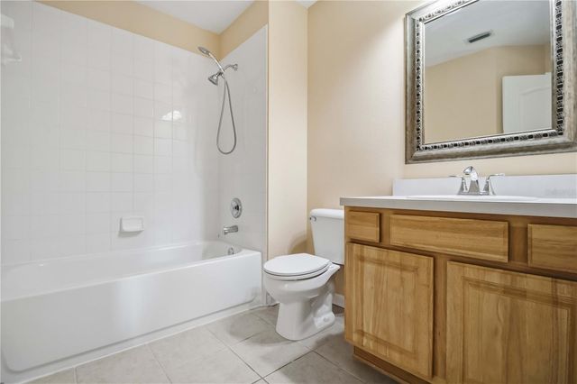 8230 72ND STREET E, Bradenton, FL 34201