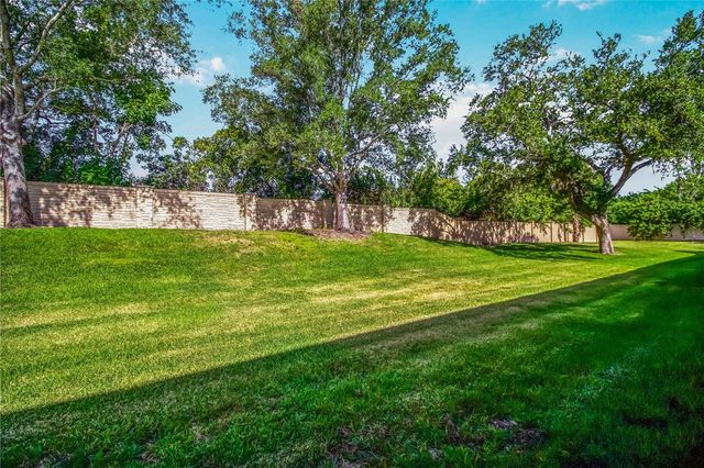 8230 72ND STREET E, Bradenton, FL 34201