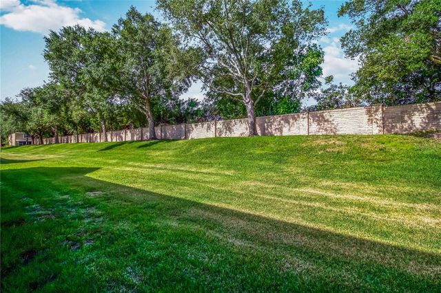 8230 72ND STREET E, Bradenton, FL 34201