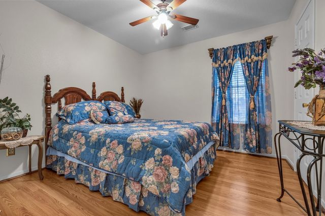 1130 Fairlane Square, Channelview, TX 77530