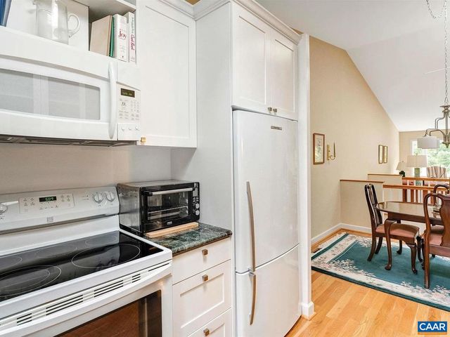 1303 BRANCHLANDS DR, Charlottesville, VA 22901