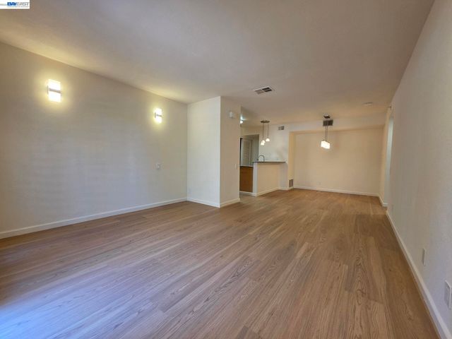 287 E Warren Ave, Fremont, CA 94539