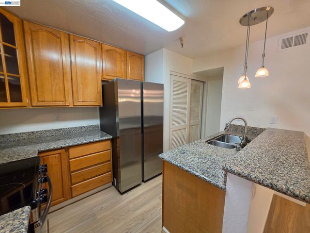 287 E Warren Ave, Fremont, CA 94539