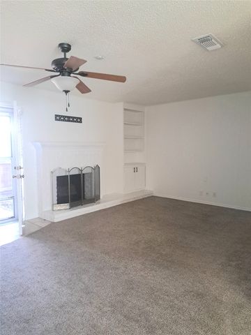 955 Roaring Springs Road, Fort Worth, TX 76114