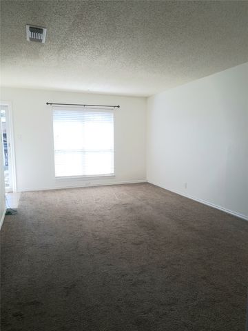 955 Roaring Springs Road, Fort Worth, TX 76114