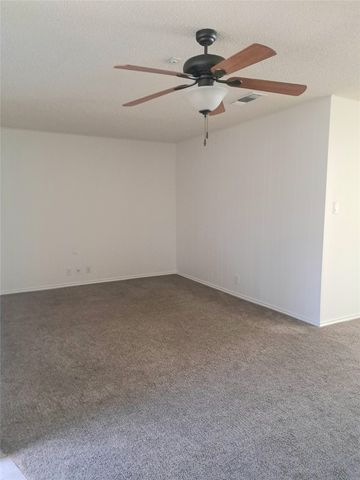 955 Roaring Springs Road, Fort Worth, TX 76114