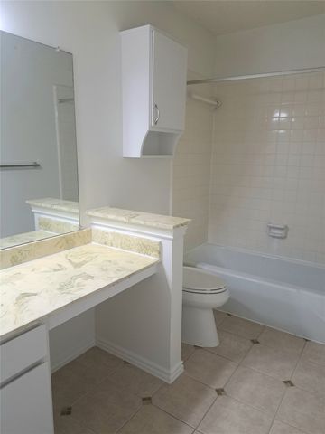 955 Roaring Springs Road, Fort Worth, TX 76114