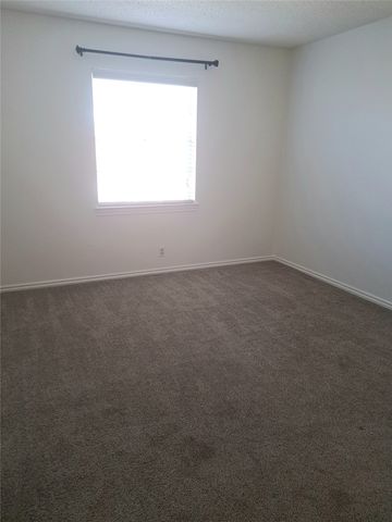 955 Roaring Springs Road, Fort Worth, TX 76114