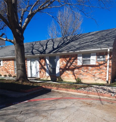 955 Roaring Springs Road, Fort Worth, TX 76114