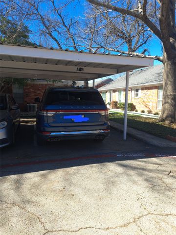 955 Roaring Springs Road, Fort Worth, TX 76114