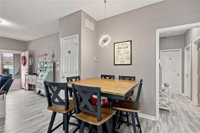 724 S Woodson Lane, Gardner, KS 66030