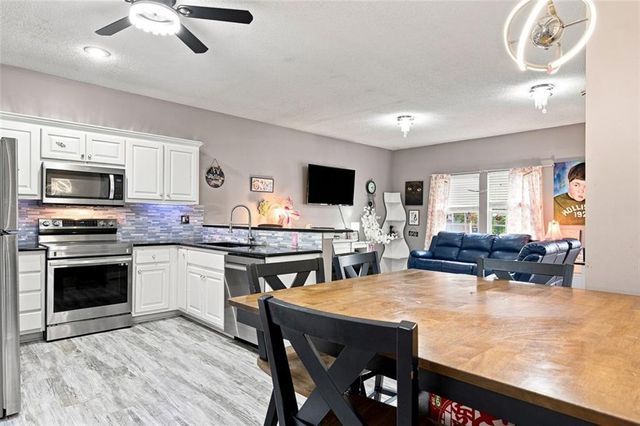 724 S Woodson Lane, Gardner, KS 66030