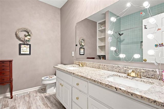 724 S Woodson Lane, Gardner, KS 66030