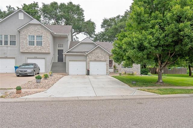 724 S Woodson Lane, Gardner, KS 66030