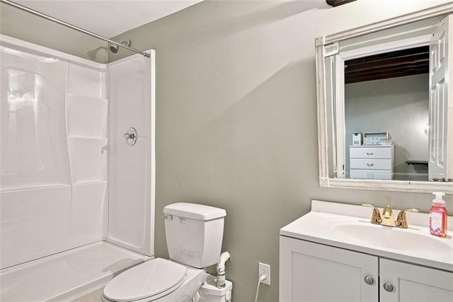 724 S Woodson Lane, Gardner, KS 66030