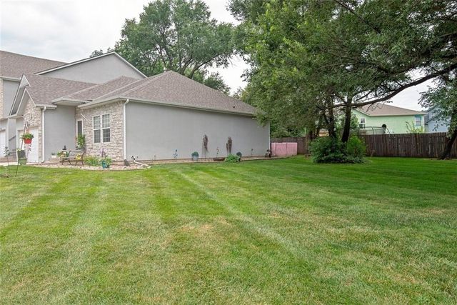 724 S Woodson Lane, Gardner, KS 66030