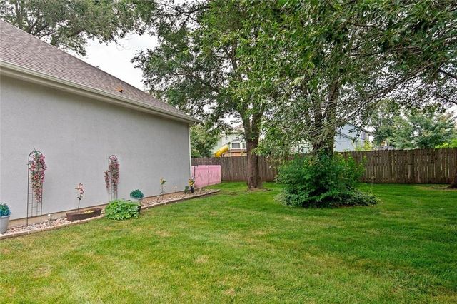 724 S Woodson Lane, Gardner, KS 66030