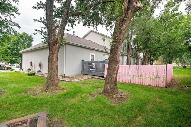 724 S Woodson Lane, Gardner, KS 66030