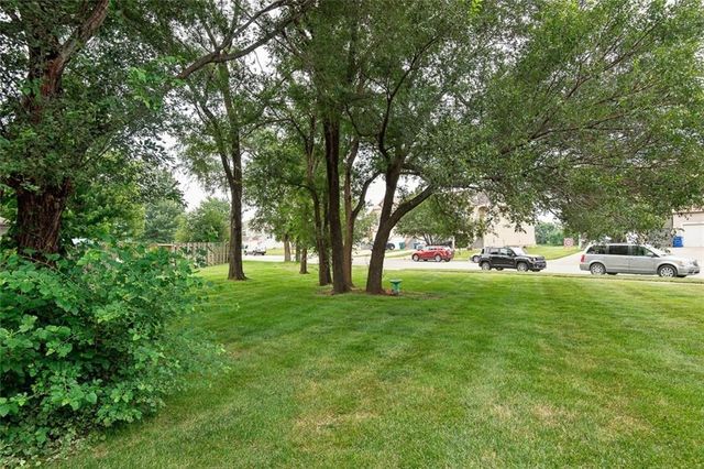 724 S Woodson Lane, Gardner, KS 66030