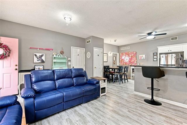 724 S Woodson Lane, Gardner, KS 66030