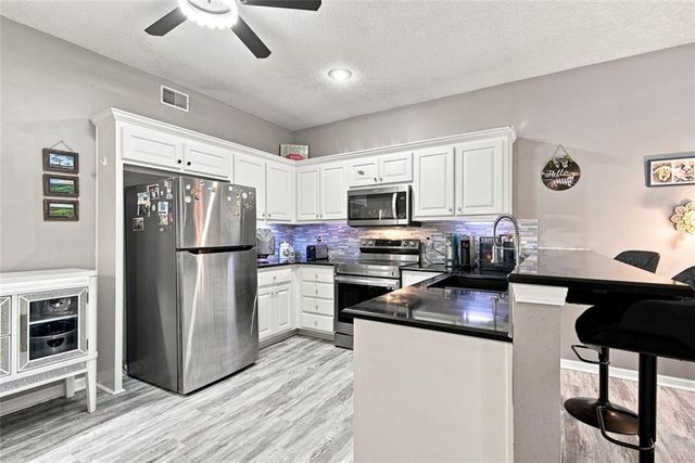 724 S Woodson Lane, Gardner, KS 66030