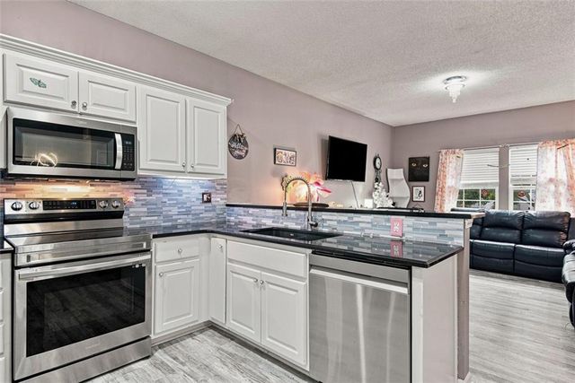 724 S Woodson Lane, Gardner, KS 66030