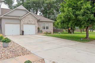 724 S Woodson Lane, Gardner, KS 66030