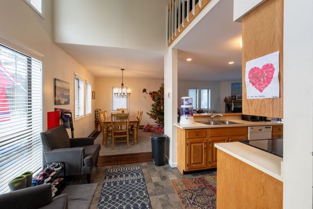 111 Lakeland Drive D, Hartford, VT 05059