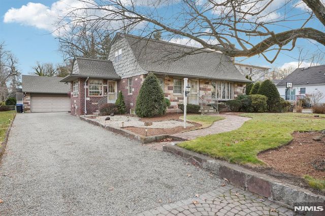 170 Hickory Avenue, Tenafly, NJ 07670