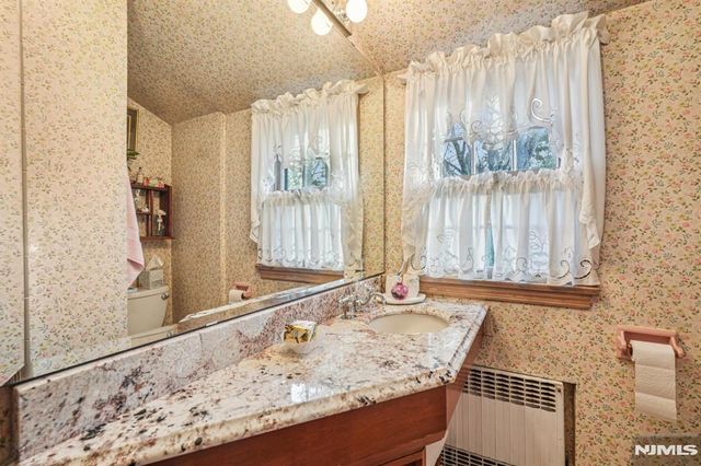 170 Hickory Avenue, Tenafly, NJ 07670