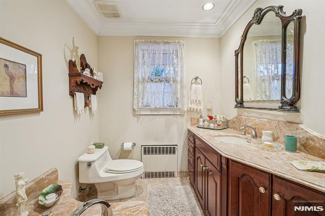 170 Hickory Avenue, Tenafly, NJ 07670