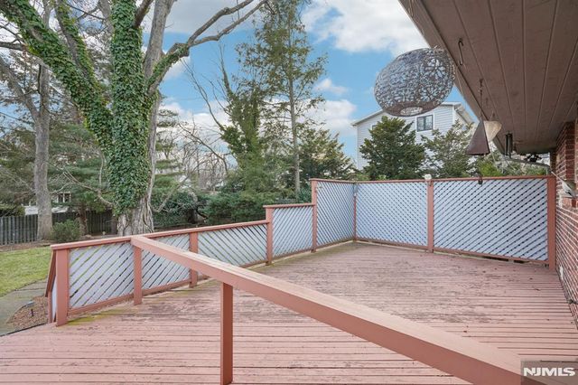 170 Hickory Avenue, Tenafly, NJ 07670