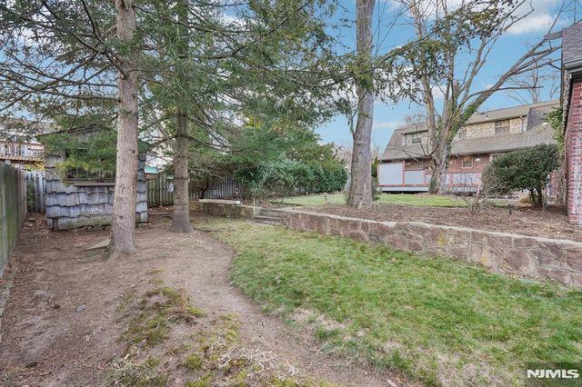 170 Hickory Avenue, Tenafly, NJ 07670