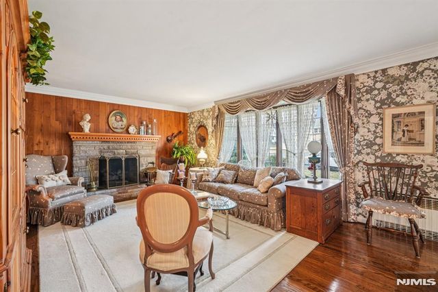 170 Hickory Avenue, Tenafly, NJ 07670