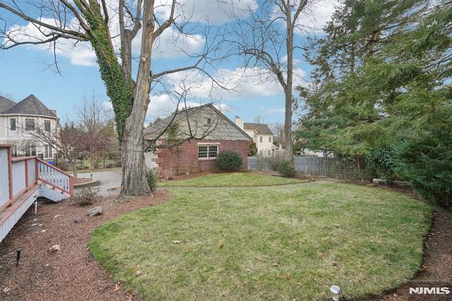 170 Hickory Avenue, Tenafly, NJ 07670