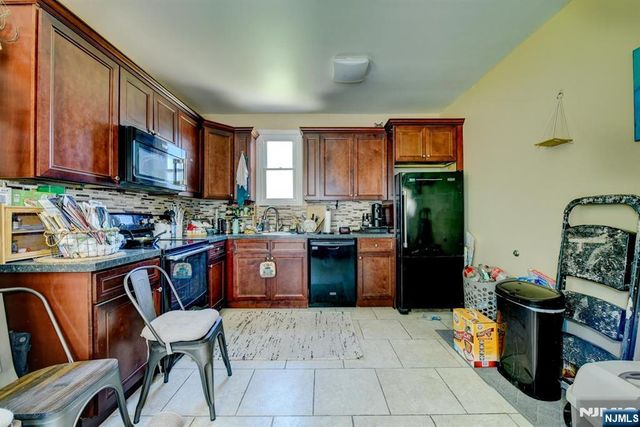 138 Hamburg Turnpike, Bloomingdale, NJ 07403