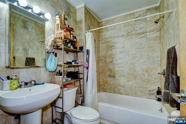 138 Hamburg Turnpike, Bloomingdale, NJ 07403