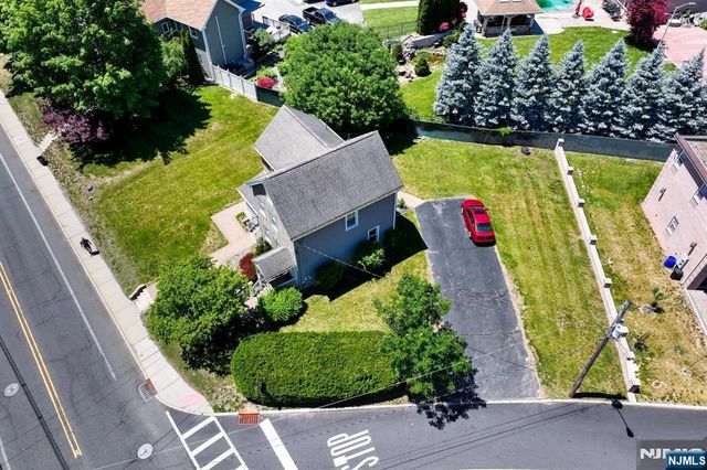 138 Hamburg Turnpike, Bloomingdale, NJ 07403