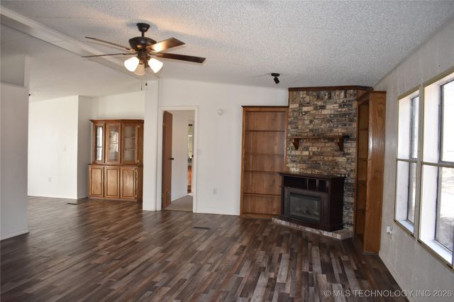 18998 W Woodhaven Drive, Cookson, OK 74427