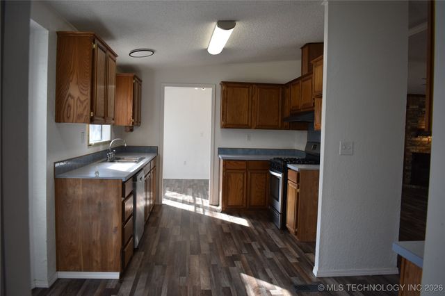 18998 W Woodhaven Drive, Cookson, OK 74427