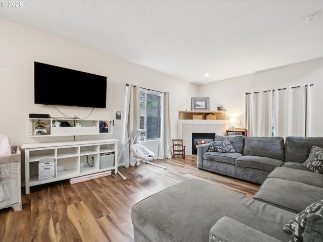 38771 BARLOW Pkwy, Sandy, OR 97055
