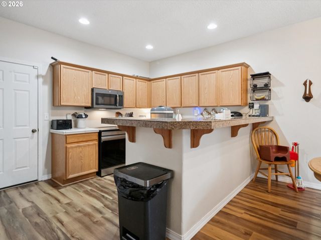 38771 BARLOW Pkwy, Sandy, OR 97055