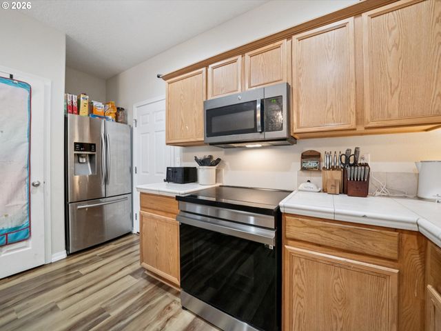 38771 BARLOW Pkwy, Sandy, OR 97055