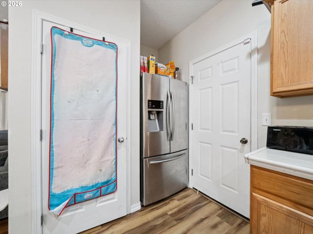 38771 BARLOW Pkwy, Sandy, OR 97055