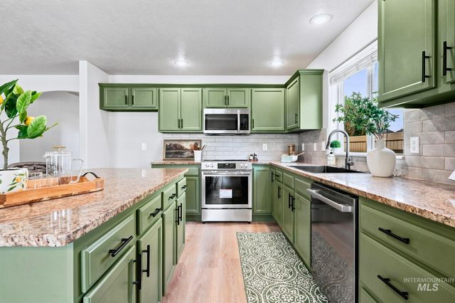 2890 NW 11th Avenue, Meridian, ID 83646