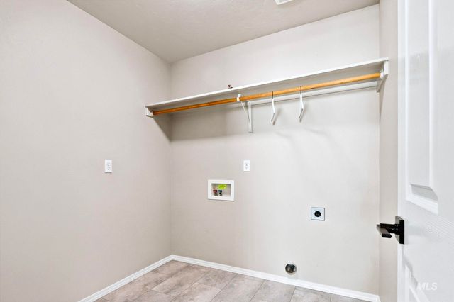 2890 NW 11th Avenue, Meridian, ID 83646